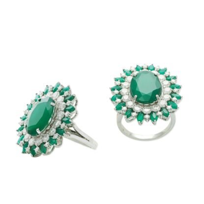 Elegant emerald diamond ring